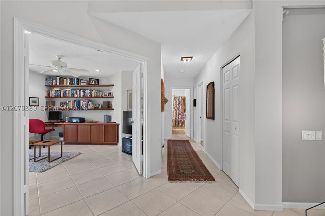 7318 Amber Falls Ln, Boynton Beach, FL 33437