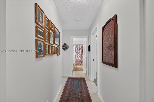 7318 Amber Falls Ln, Boynton Beach, FL 33437