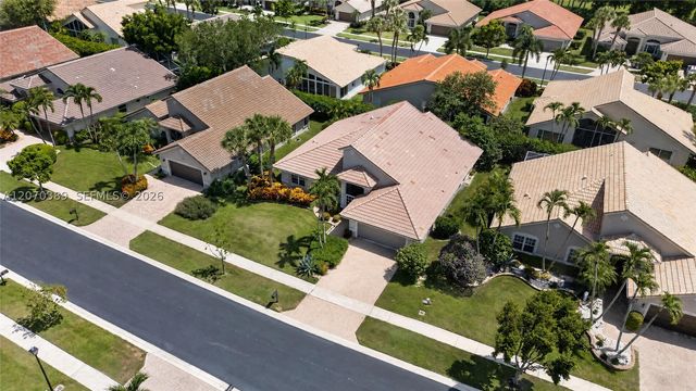 7318 Amber Falls Ln, Boynton Beach, FL 33437