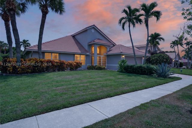 7318 Amber Falls Ln, Boynton Beach, FL 33437