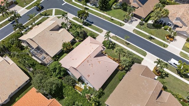 7318 Amber Falls Ln, Boynton Beach, FL 33437