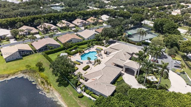 7318 Amber Falls Ln, Boynton Beach, FL 33437