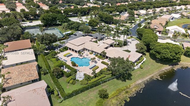 7318 Amber Falls Ln, Boynton Beach, FL 33437