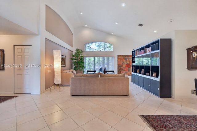 7318 Amber Falls Ln, Boynton Beach, FL 33437