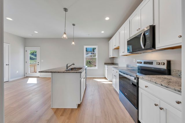 3724 Greenway DR, Roanoke, VA 24018