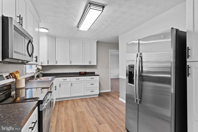 2228 KOHN RD, Harrisburg, PA 17110