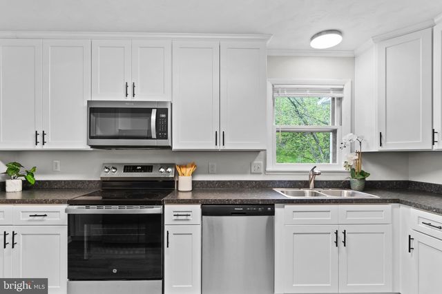 2228 KOHN RD, Harrisburg, PA 17110