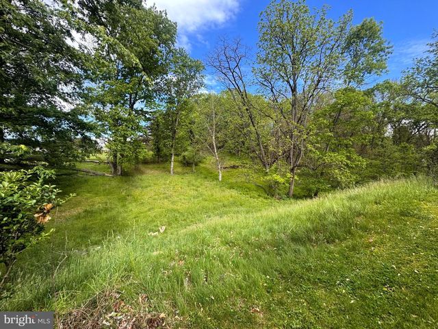 2228 KOHN RD, Harrisburg, PA 17110