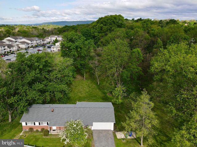 2228 KOHN RD, Harrisburg, PA 17110