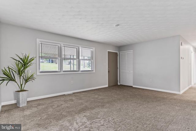2228 KOHN RD, Harrisburg, PA 17110