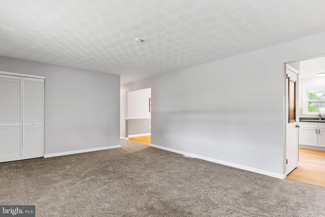 2228 KOHN RD, Harrisburg, PA 17110