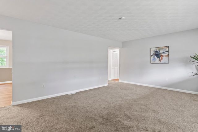 2228 KOHN RD, Harrisburg, PA 17110