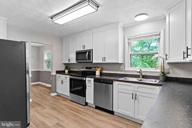 2228 KOHN RD, Harrisburg, PA 17110