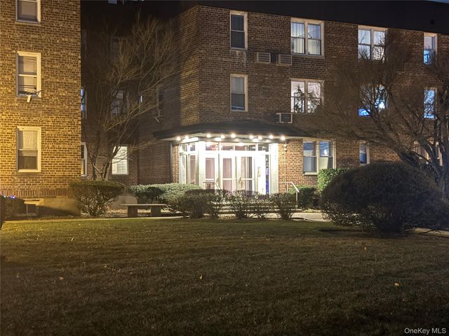 530 Dubois Avenue 7C, Valley Stream, NY 11581