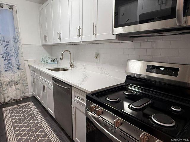 530 Dubois Avenue 7C, Valley Stream, NY 11581