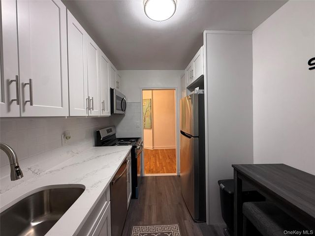 530 Dubois Avenue 7C, Valley Stream, NY 11581