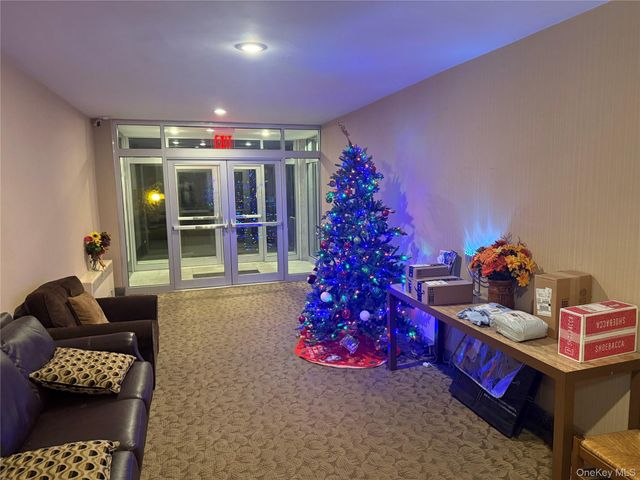 530 Dubois Avenue 7C, Valley Stream, NY 11581