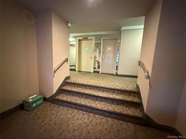 530 Dubois Avenue 7C, Valley Stream, NY 11581