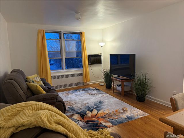 530 Dubois Avenue 7C, Valley Stream, NY 11581