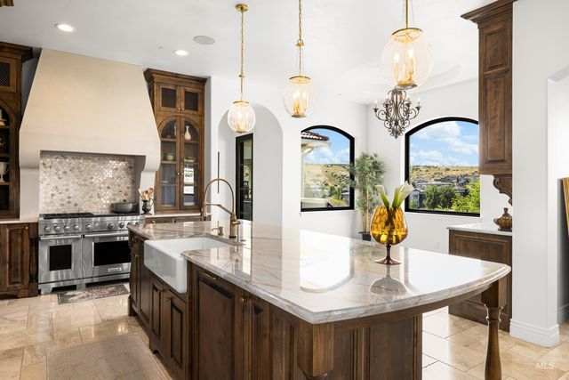 1083 E Chardie Rd, Boise, ID 83702