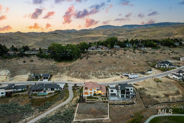 1083 E Chardie Rd, Boise, ID 83702