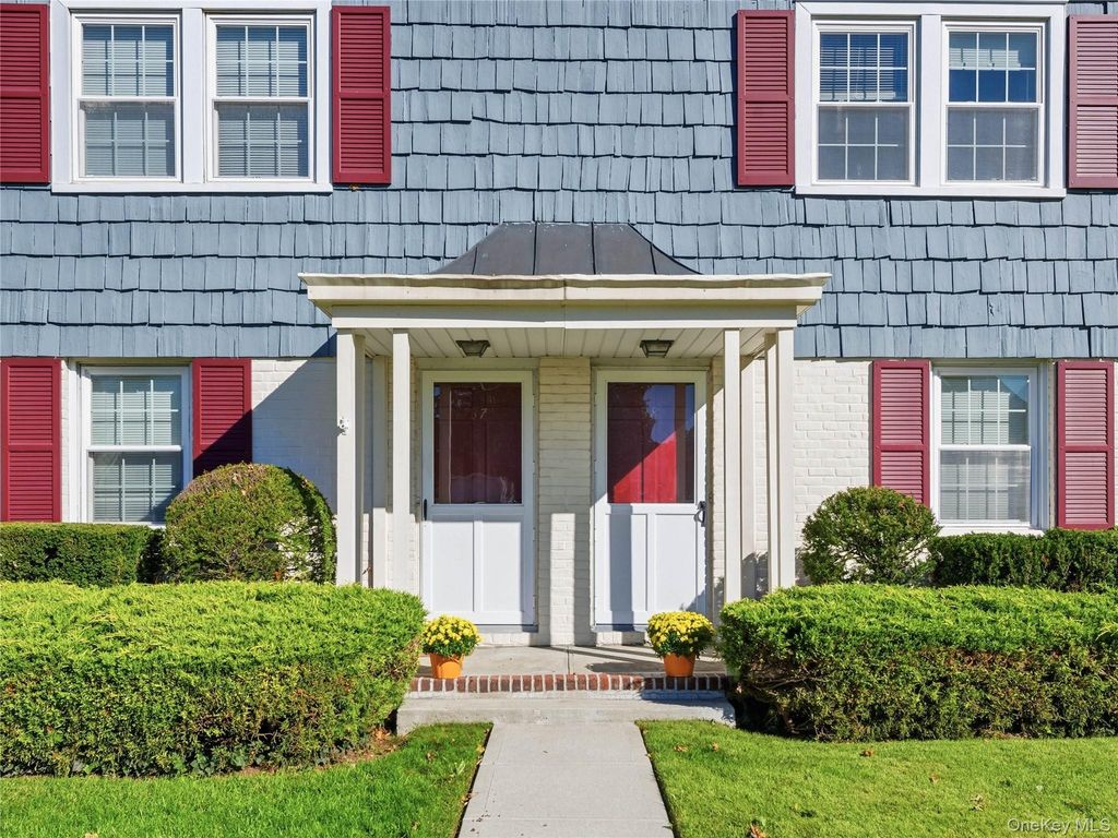 37 & 38 Bayview Court, Manhasset, NY 11030 — photo 2