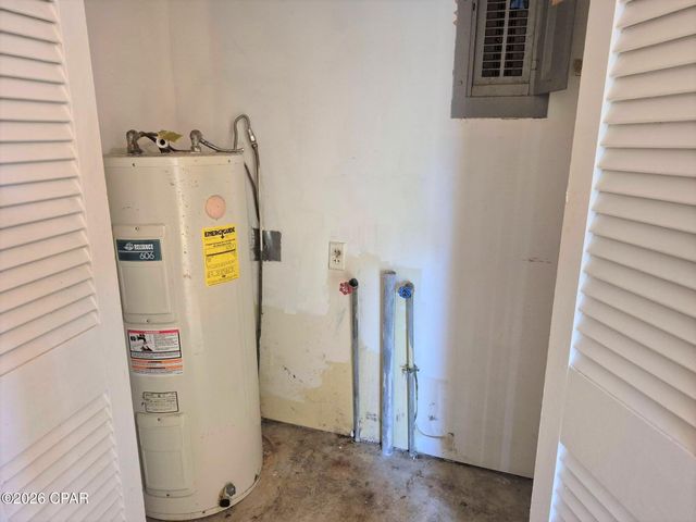 853 1st Street, Chipley, FL 32428