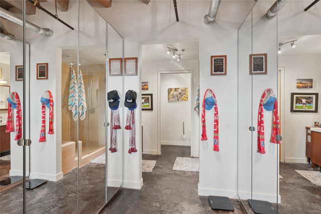 112 11th Street 503, Des Moines, IA 50309