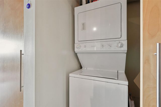 112 11th Street 503, Des Moines, IA 50309