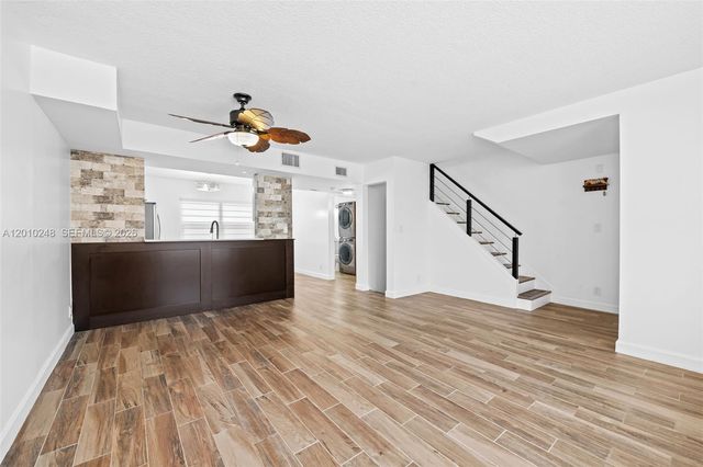 343 Virginia St, Hollywood, FL 33019