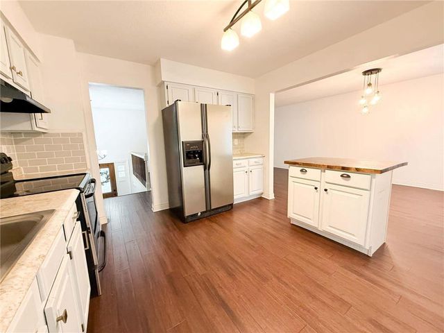 3611 Golf Road, Eau Claire, WI 54701