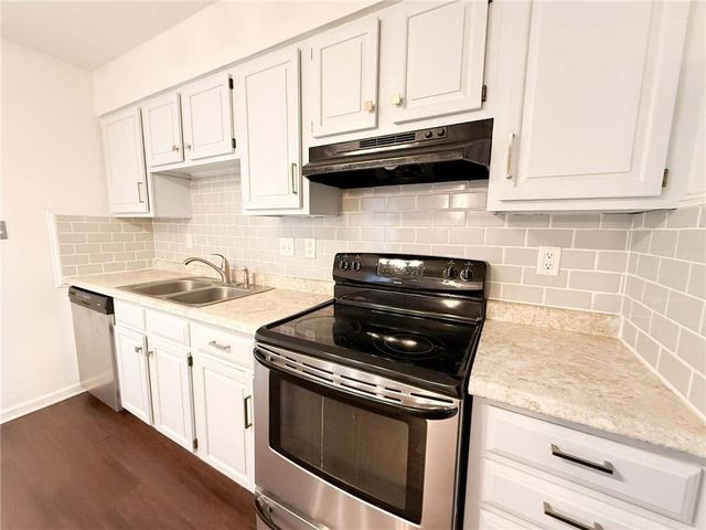 3611 Golf Road, Eau Claire, WI 54701