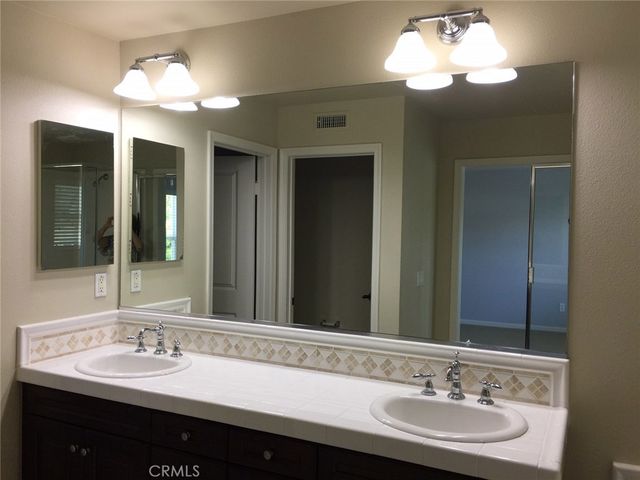 1800 Oak Street 203, Torrance, CA 90501
