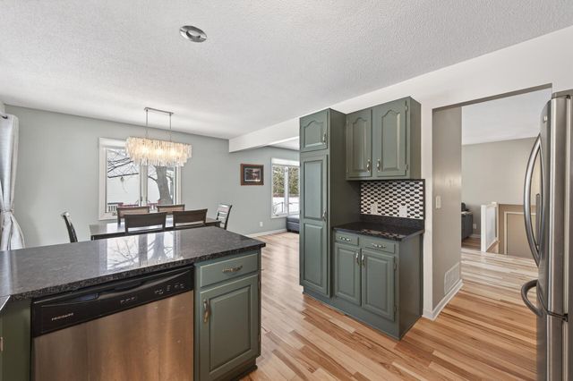 3979 Woodview Drive, Vadnais Heights, MN 55127