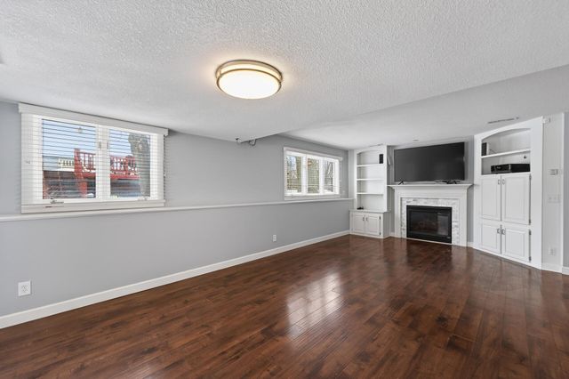 3979 Woodview Drive, Vadnais Heights, MN 55127