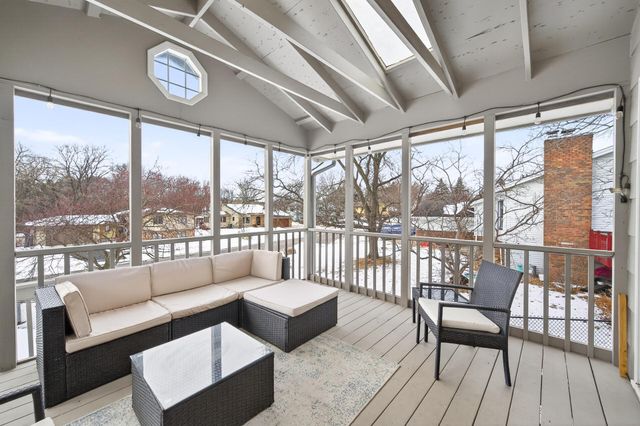 3979 Woodview Drive, Vadnais Heights, MN 55127