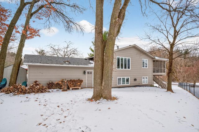 3979 Woodview Drive, Vadnais Heights, MN 55127
