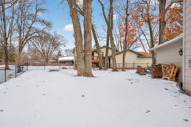 3979 Woodview Drive, Vadnais Heights, MN 55127