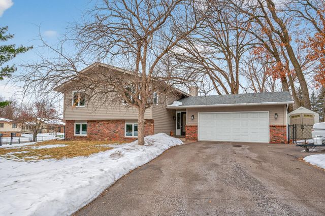 3979 Woodview Drive, Vadnais Heights, MN 55127
