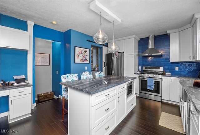 9584 Taberna Lane, Olmsted Twp, OH 44138