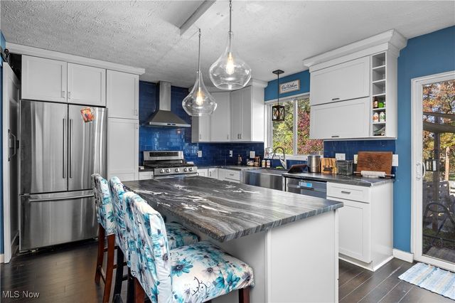 9584 Taberna Lane, Olmsted Twp, OH 44138