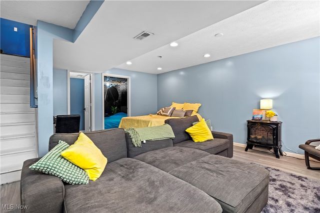 9584 Taberna Lane, Olmsted Twp, OH 44138