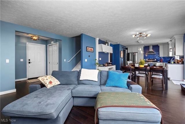 9584 Taberna Lane, Olmsted Twp, OH 44138