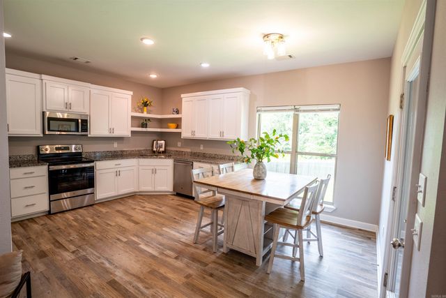 33 Canten Cove, Greenbrier, AR 72058
