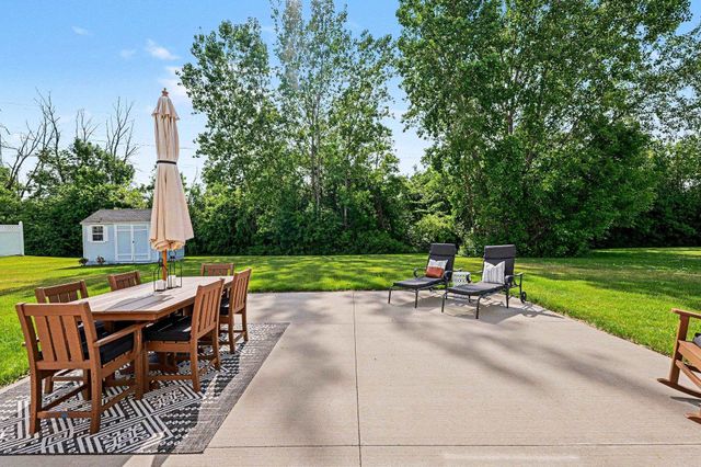 1445 Wallinda Street, Essexville, MI 48732