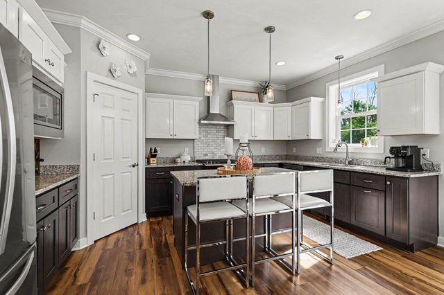 1445 Wallinda Street, Essexville, MI 48732