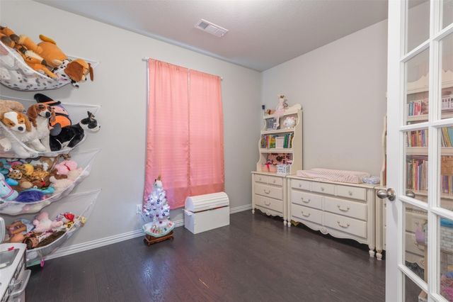 717 Seabourne Drive, Saginaw, TX 76179