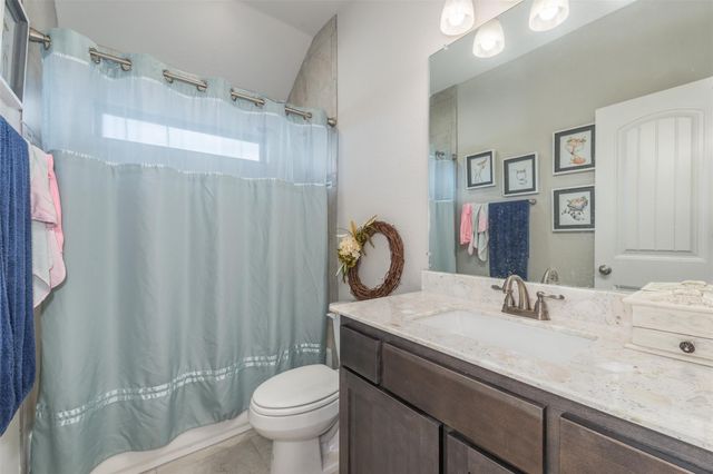 717 Seabourne Drive, Saginaw, TX 76179