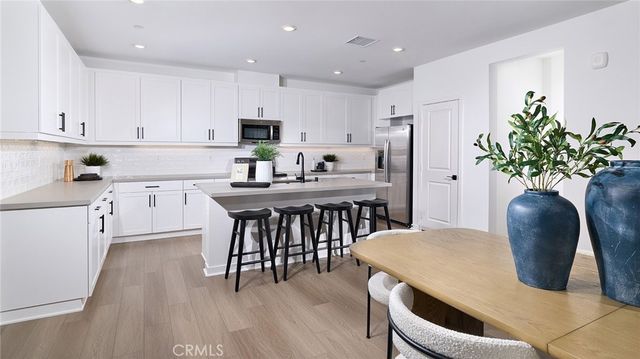 6114 Valentina Way 305, Eastvale, CA 92880