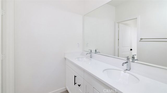 6114 Valentina Way 305, Eastvale, CA 92880